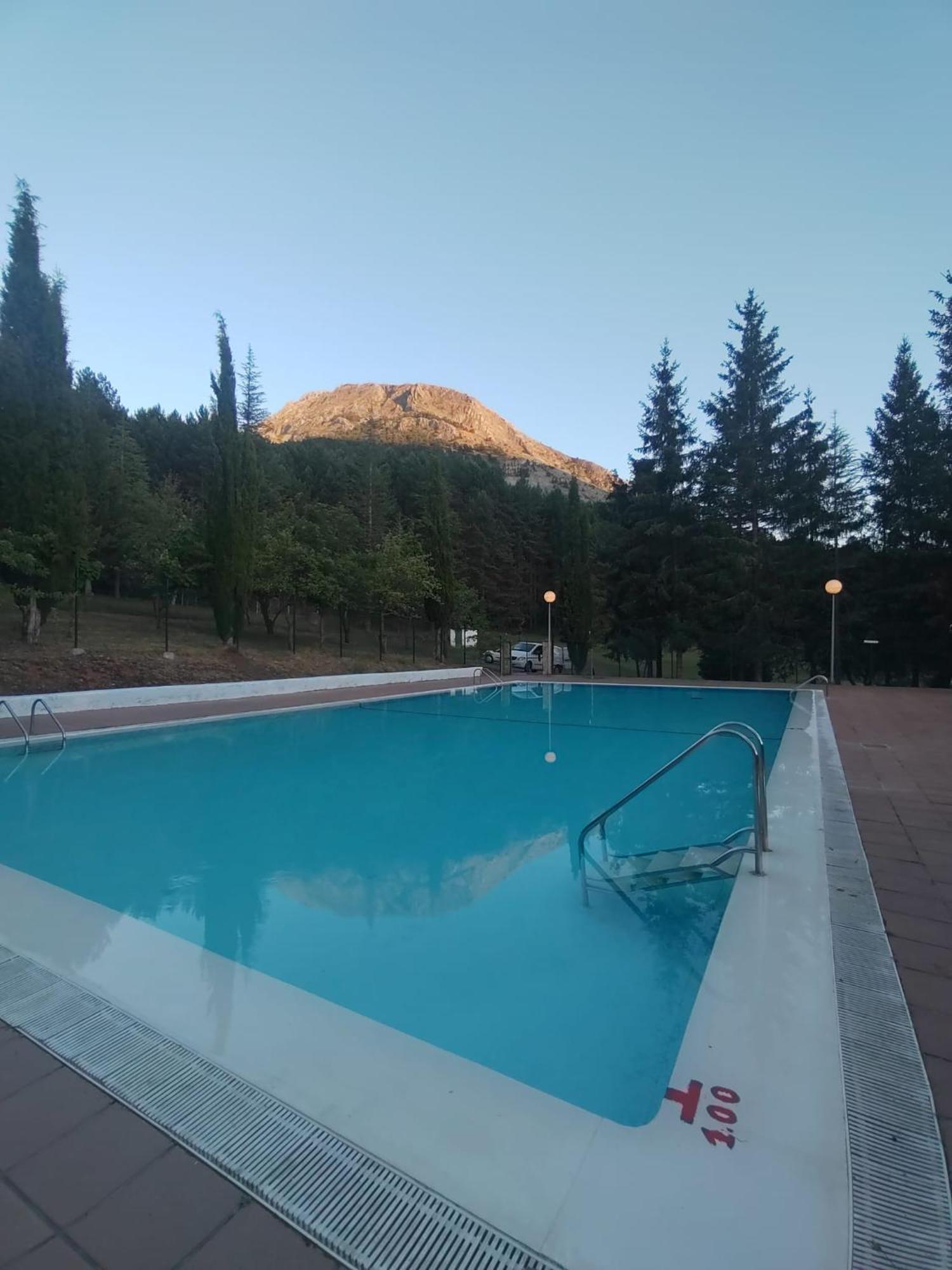 Kyomu Resort Hostel Velilla del Rio Carrion 외부 사진