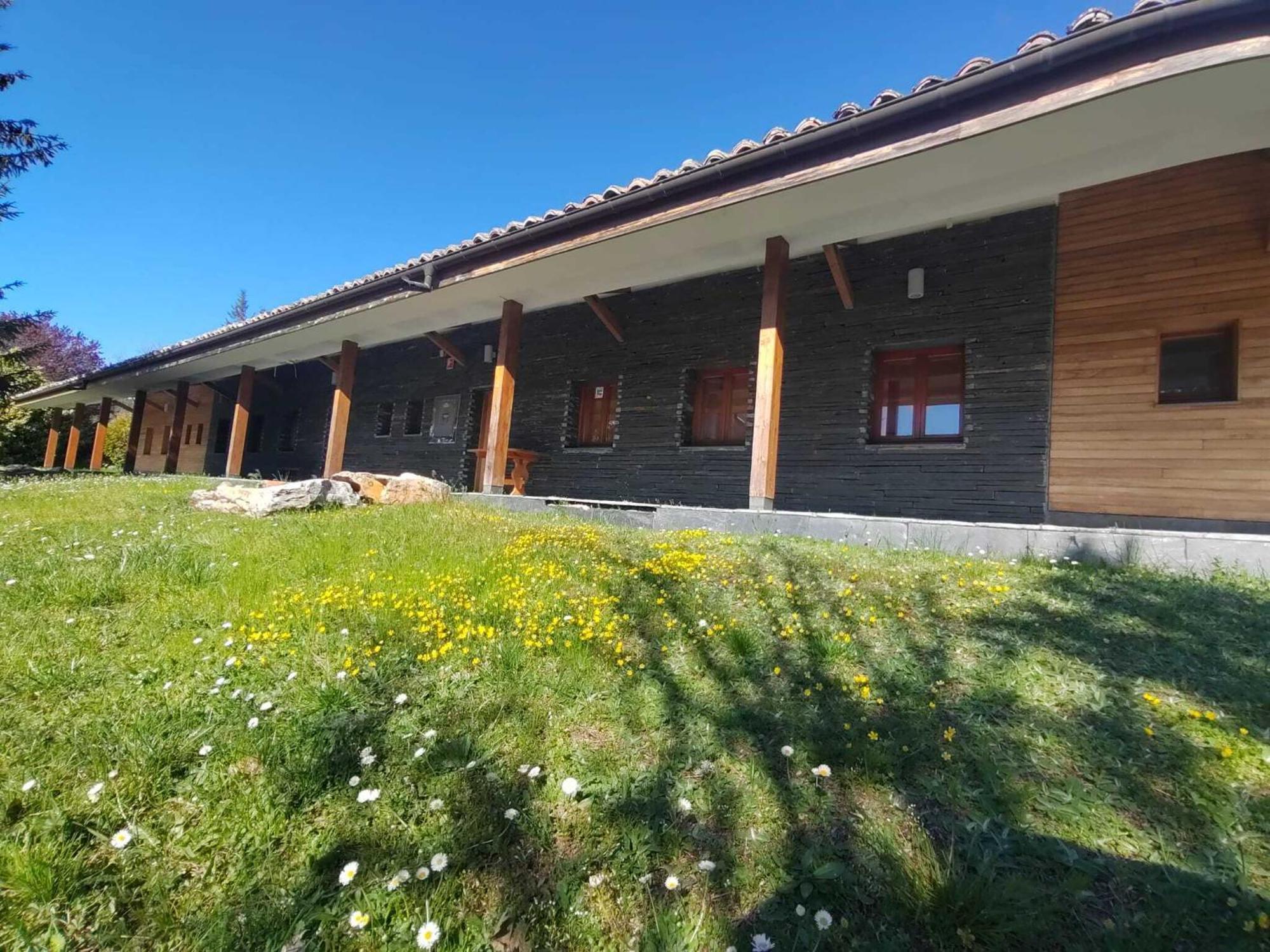 Kyomu Resort Hostel Velilla del Rio Carrion 외부 사진